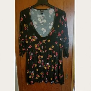 Torrid babydoll top 2 / 2x floral